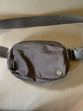 lululemon athletica Black Waist Pack - Minimal Men’s Belt Bag